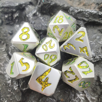 مجموعة النرد RPG Dice7 الدقيقة مناسبة للألعاب المعدنية متعددة السطوح المنضدية