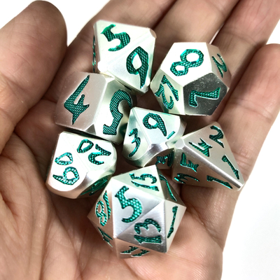 سبائك الزنك DND Mini Dice ارتداء مجموعة النرد المصنوعة يدويًا المقاومة لـ DND أو RPG