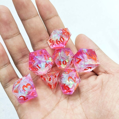 الراتنج الأرجواني 7PCS DND التنين والزنزانة متعددة الأبعاد حافة حادة