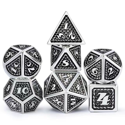 مجموعة الكرات المعدنية الصلبة على نطاق التنين متعددة الألوان DND RPG الألوان الساطعة